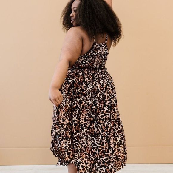 New! 💕 ODDI Animal Talk Leopard Print Midi Dress - Picture 3 of 9